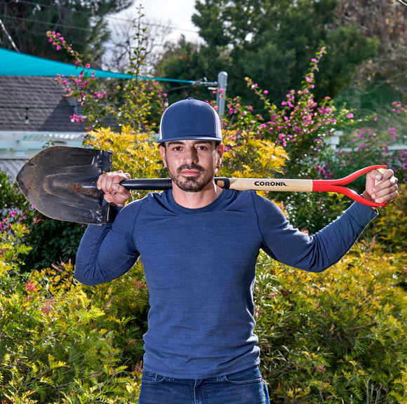 <h2></h2><h2><strong>CORONA CONFIDENCE</strong></h2><p>Born of a need for dependability and built to inspire hands everywhere, our tools serve as a promise of the highest standards in confident craftsmanship.</p>