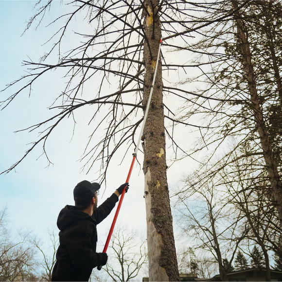 <h2></h2><h2>EXTENDABLE POLE</h2><p>Telescoping pole with fiberglass exterior extends up to 15 ft. for maximum reach.</p>