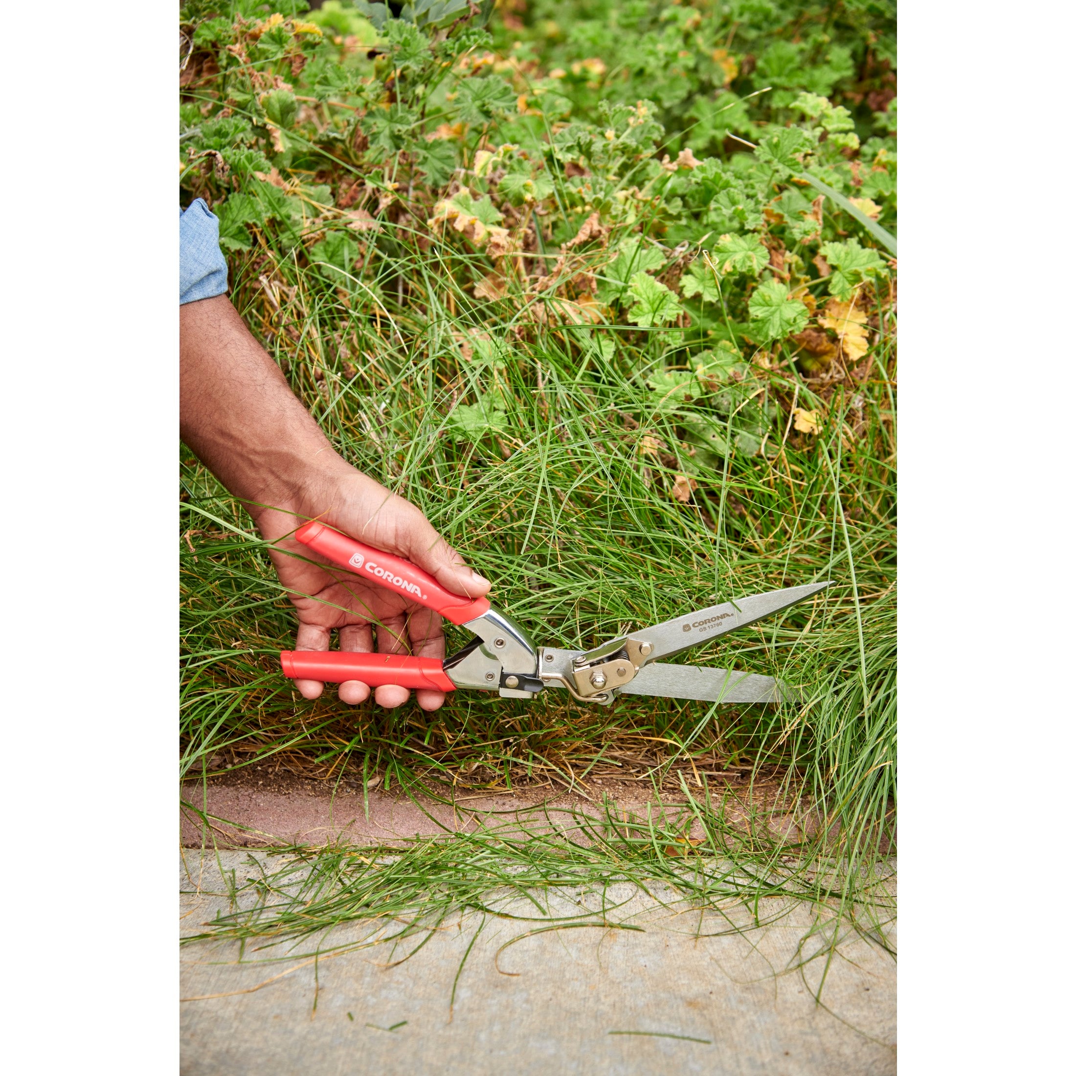 ComfortGEL® Grass Shears | Corona Clipper Inc.