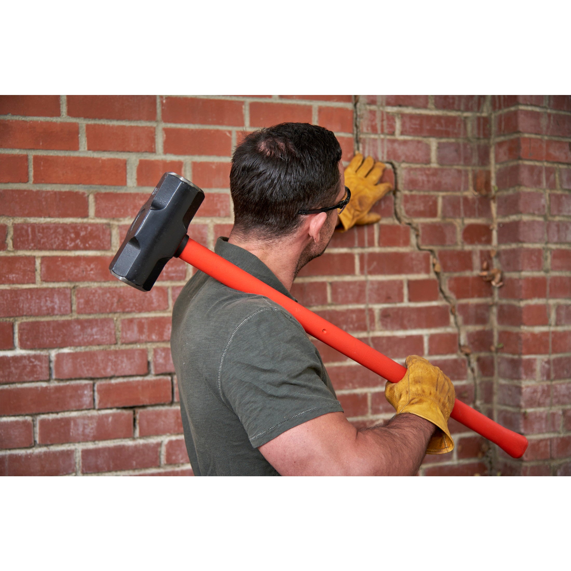 Sledge Hammer, 16 lb. Head, 34 in. Solid-Core Fiberglass Handle
