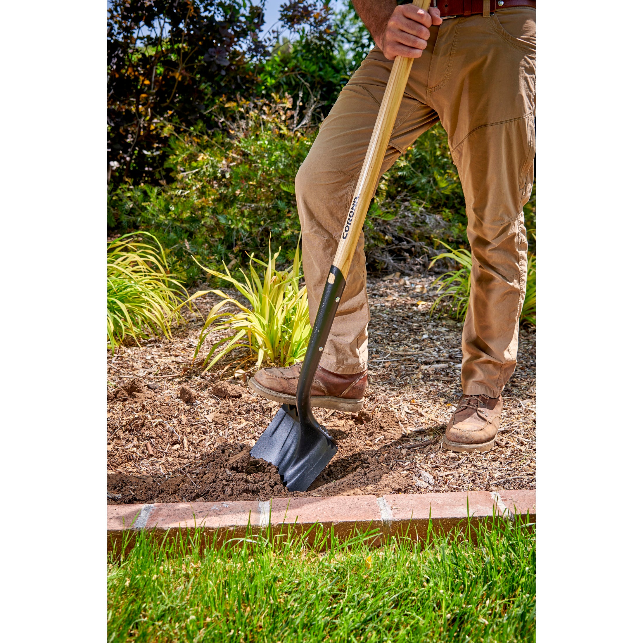 Boron Steel 14-Gauge Round Point Shovel, Hardwood Handle