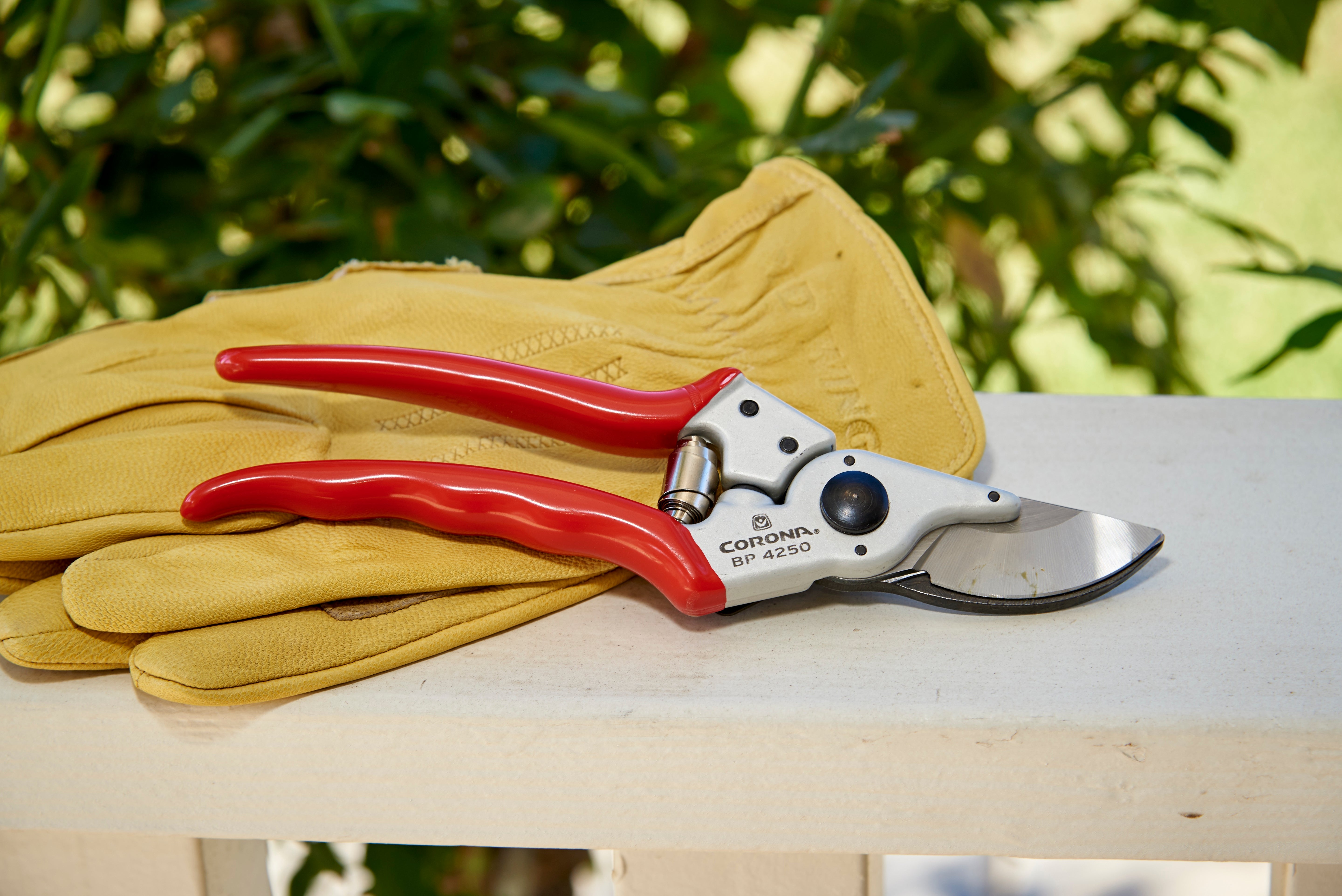 Aluminum Bypass Pruner, 1 in. Cut Capacity