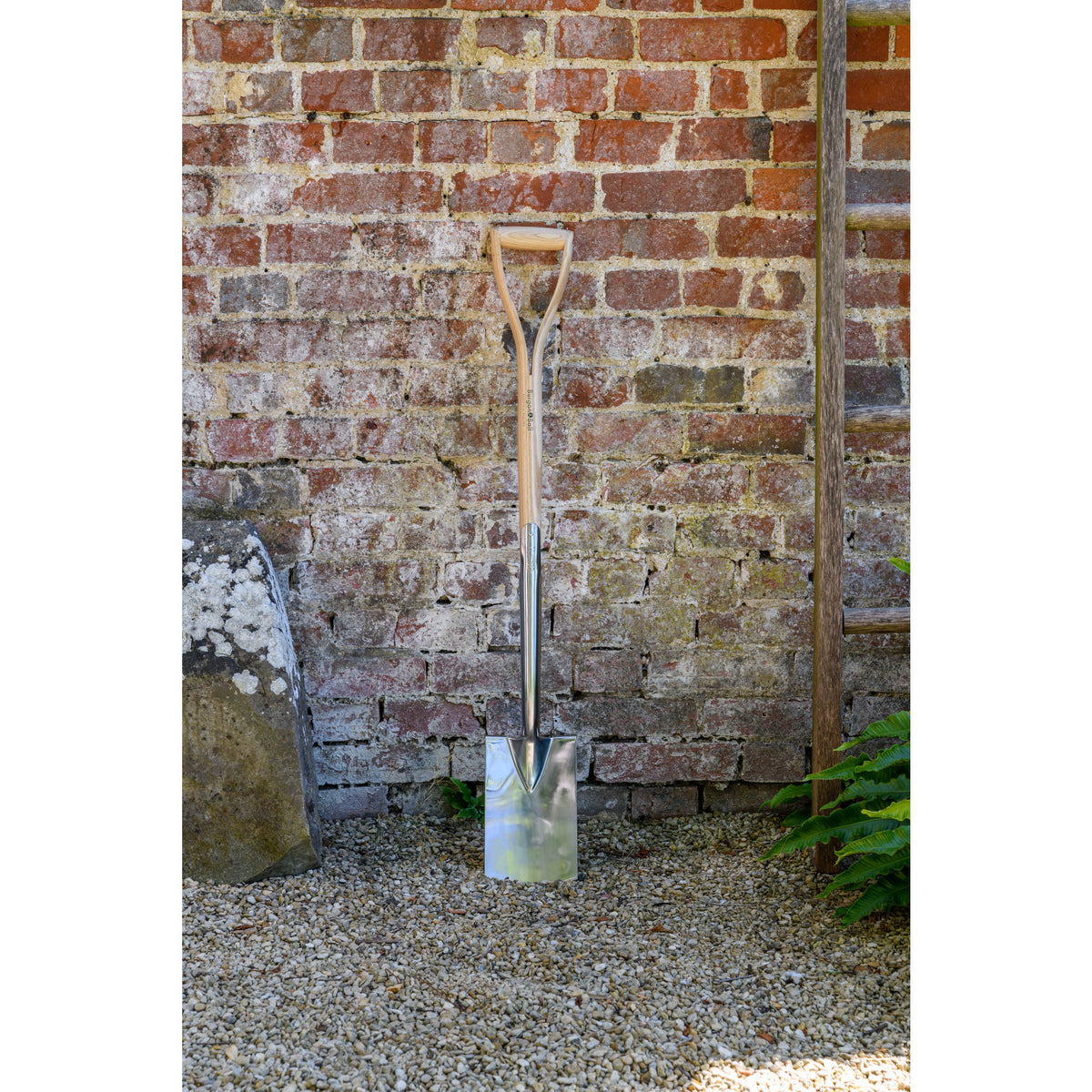 Stainless Steel Border Spade Shovel, Wood D-Grip Handle, RHS Endorsed ...