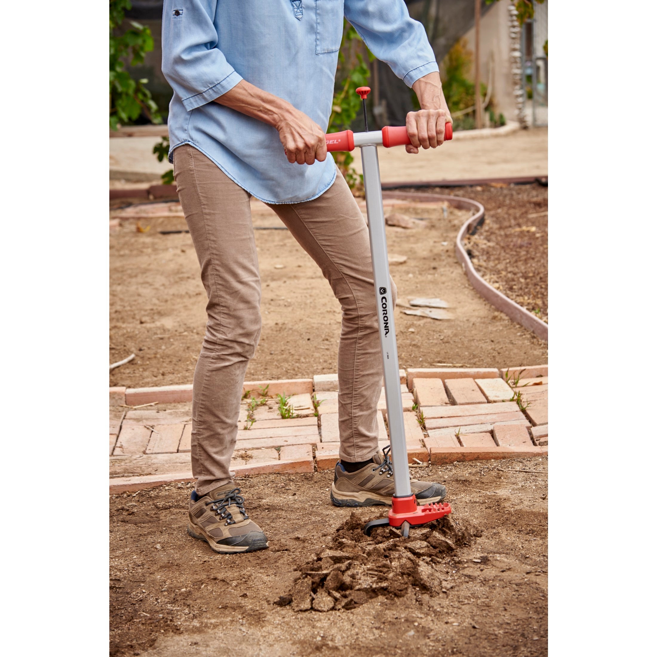 SoilRIPPER with ComfortGEL® Grip | Corona Clipper Inc.