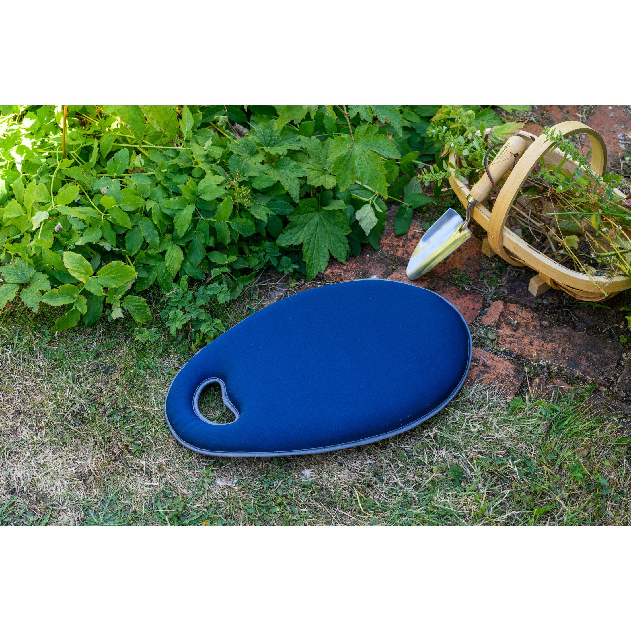 Kneelo Kneeler, Navy