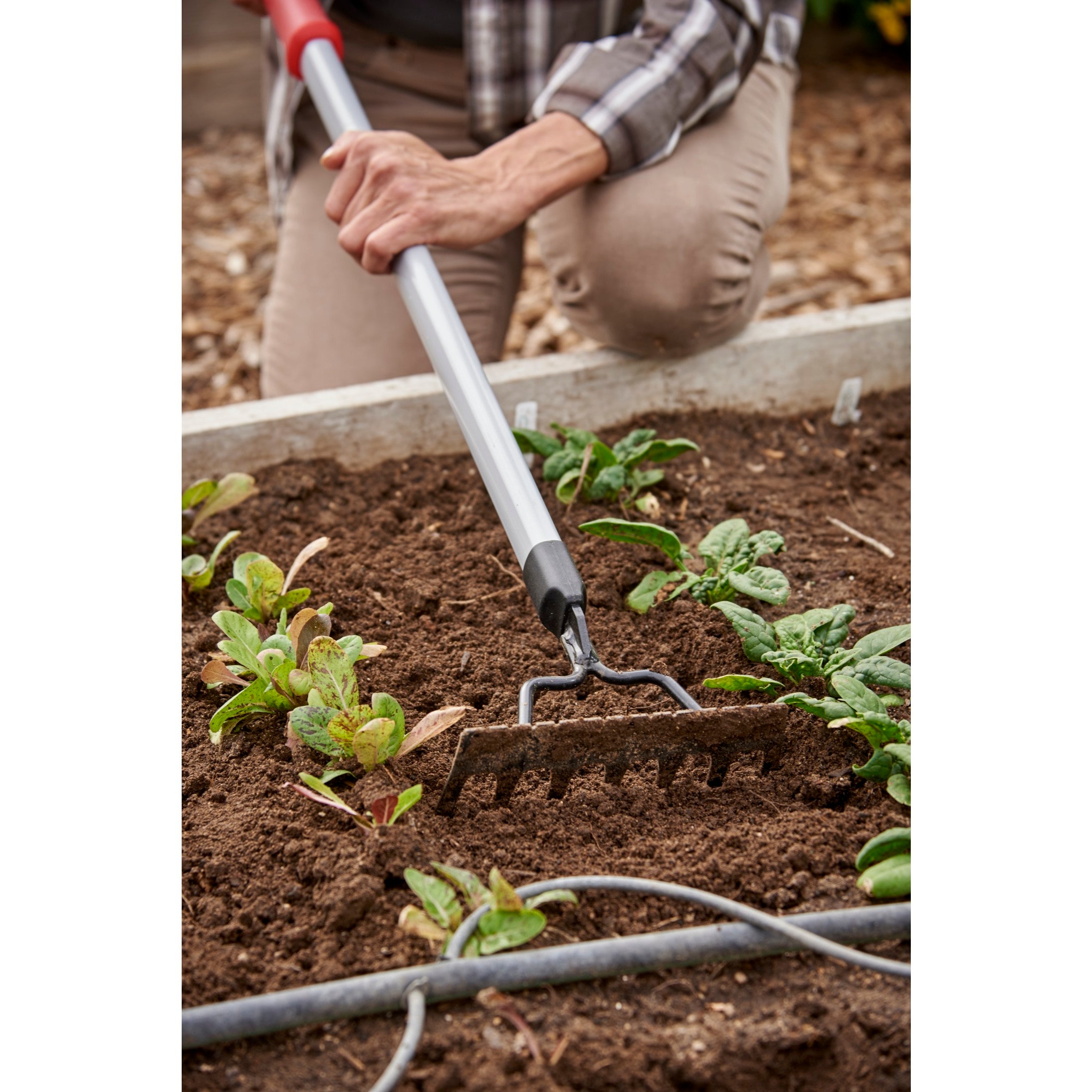 Extended Reach 7-Tine Rake with ComfortGEL® Grip | Corona Clipper Inc.