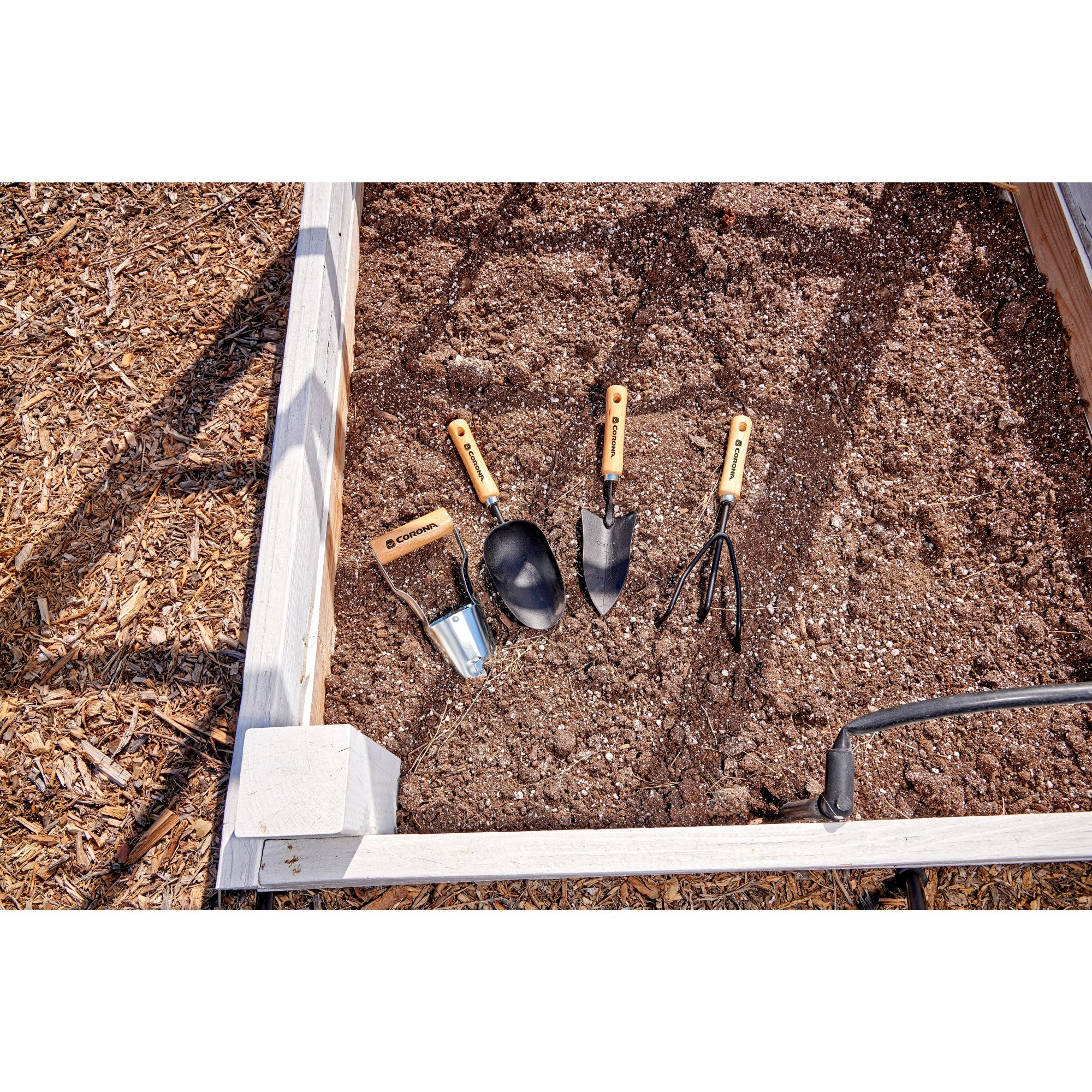 Classic Wooden Handle Transplanter