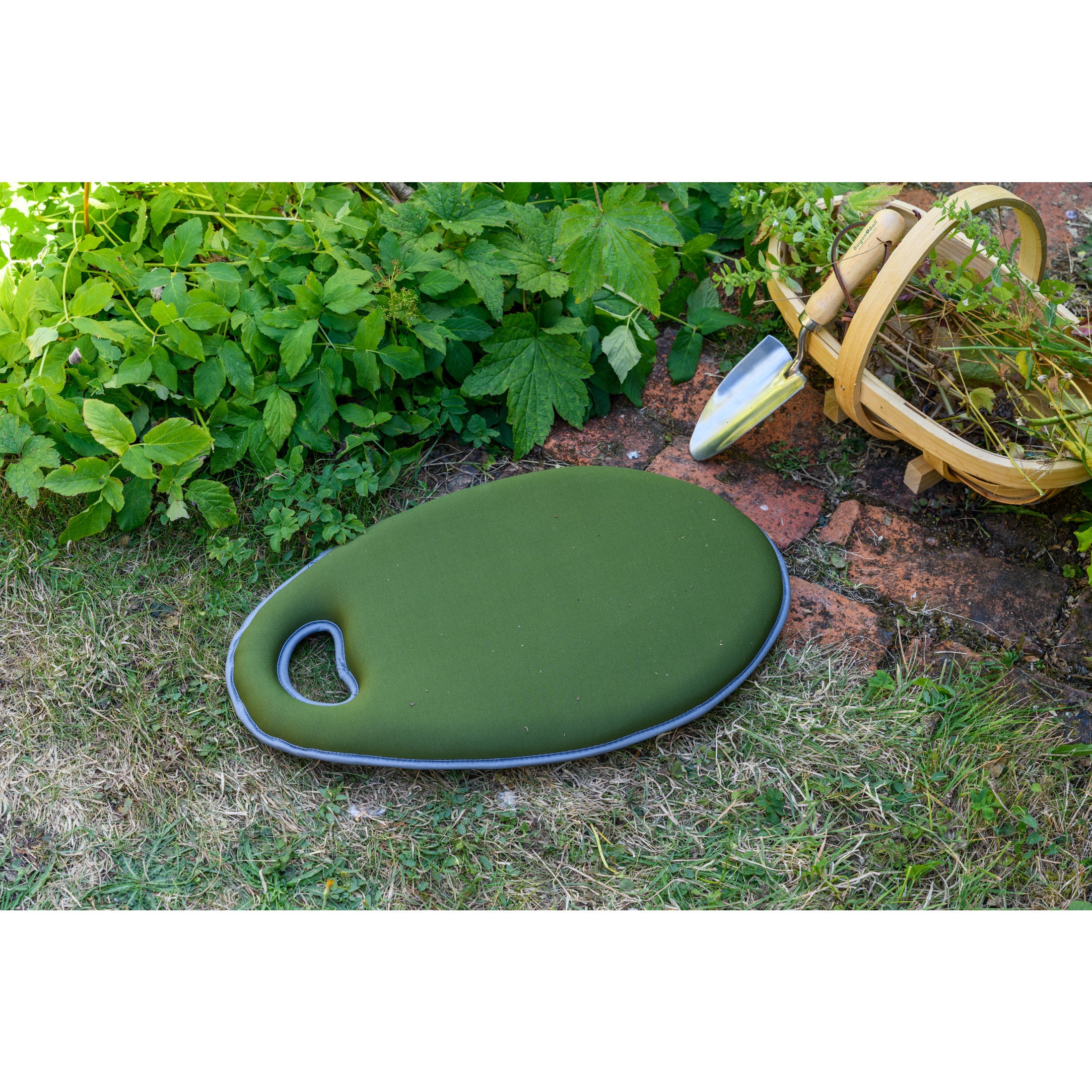 Kneelo Kneeler, Moss