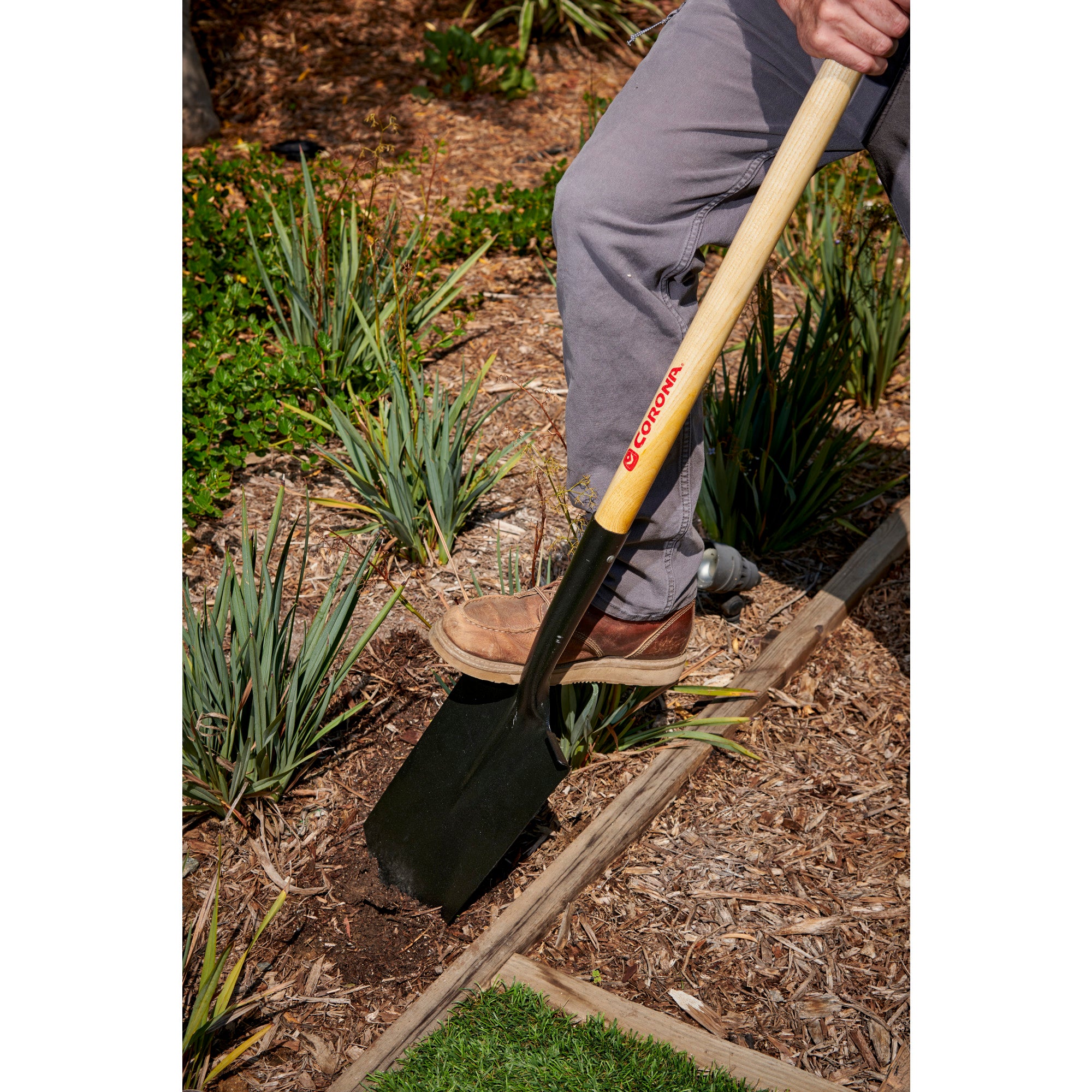 Garden Spade Shovel, 15-Gauge, 48 in. Wood Handle