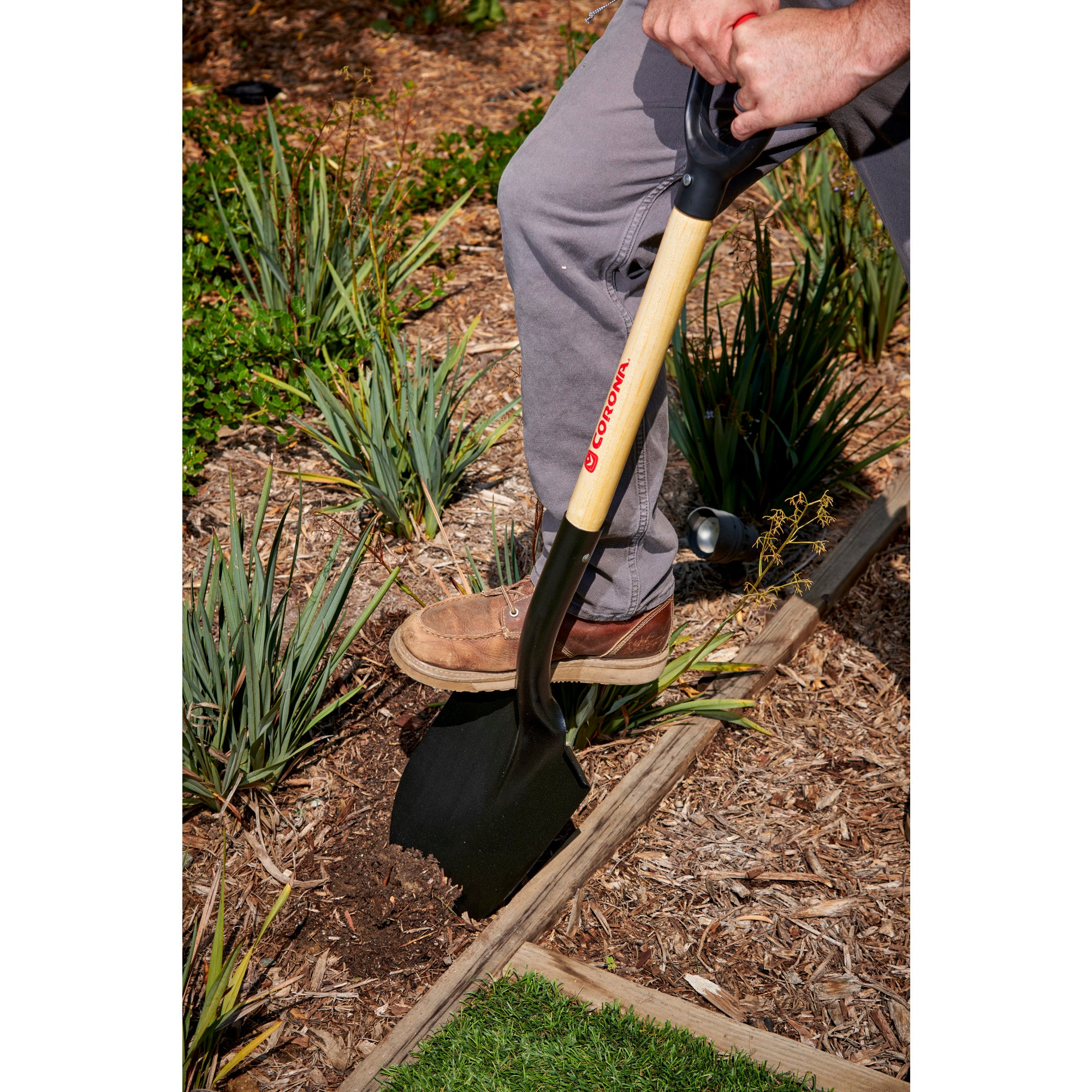 Round Point Shovel, 15-Gauge, 12 in. Head, 30 in. Wood Handle, Plastic D-Grip