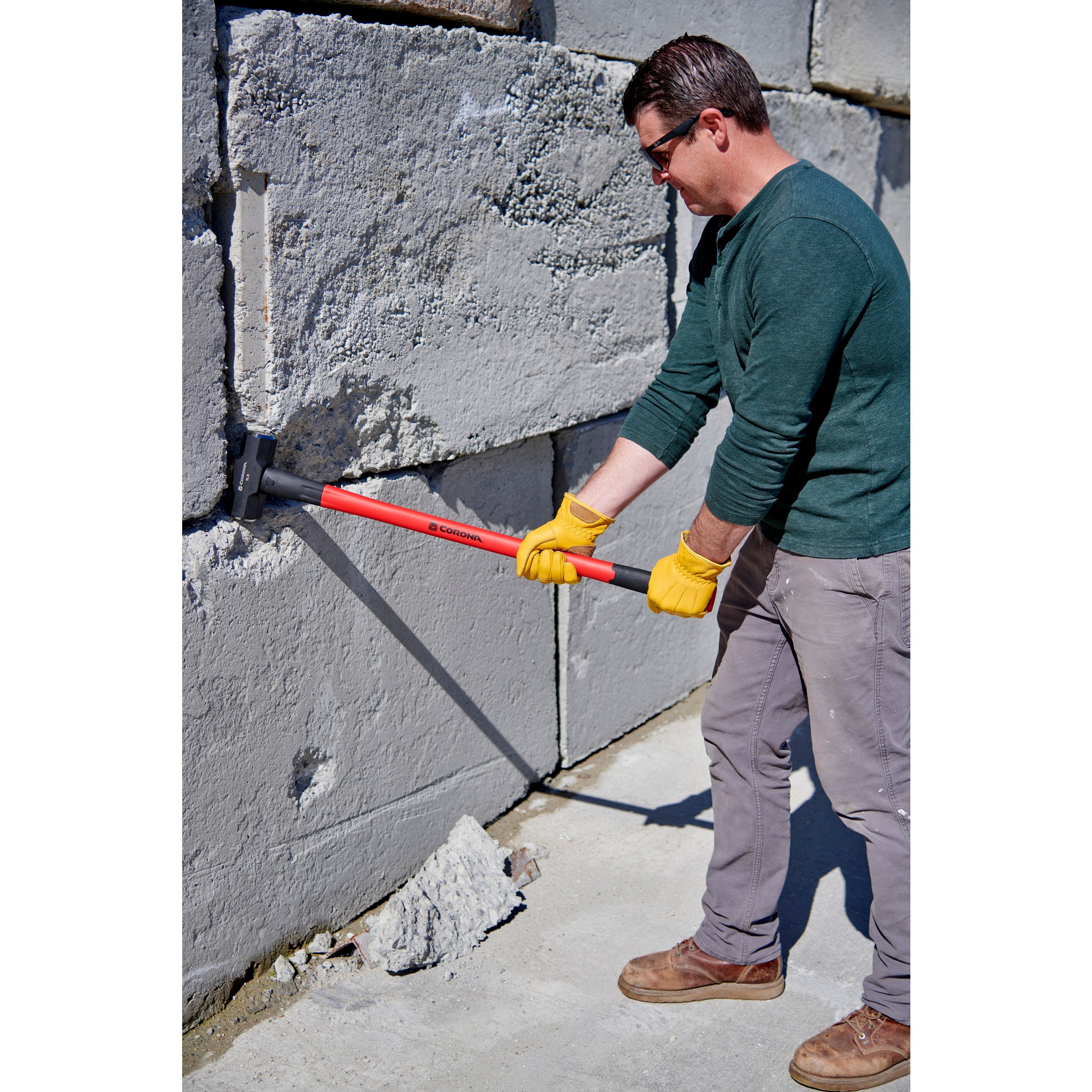 Sledge Hammer, 8 lb. Head, 36 in. Solid-Core Fiberglass Handle