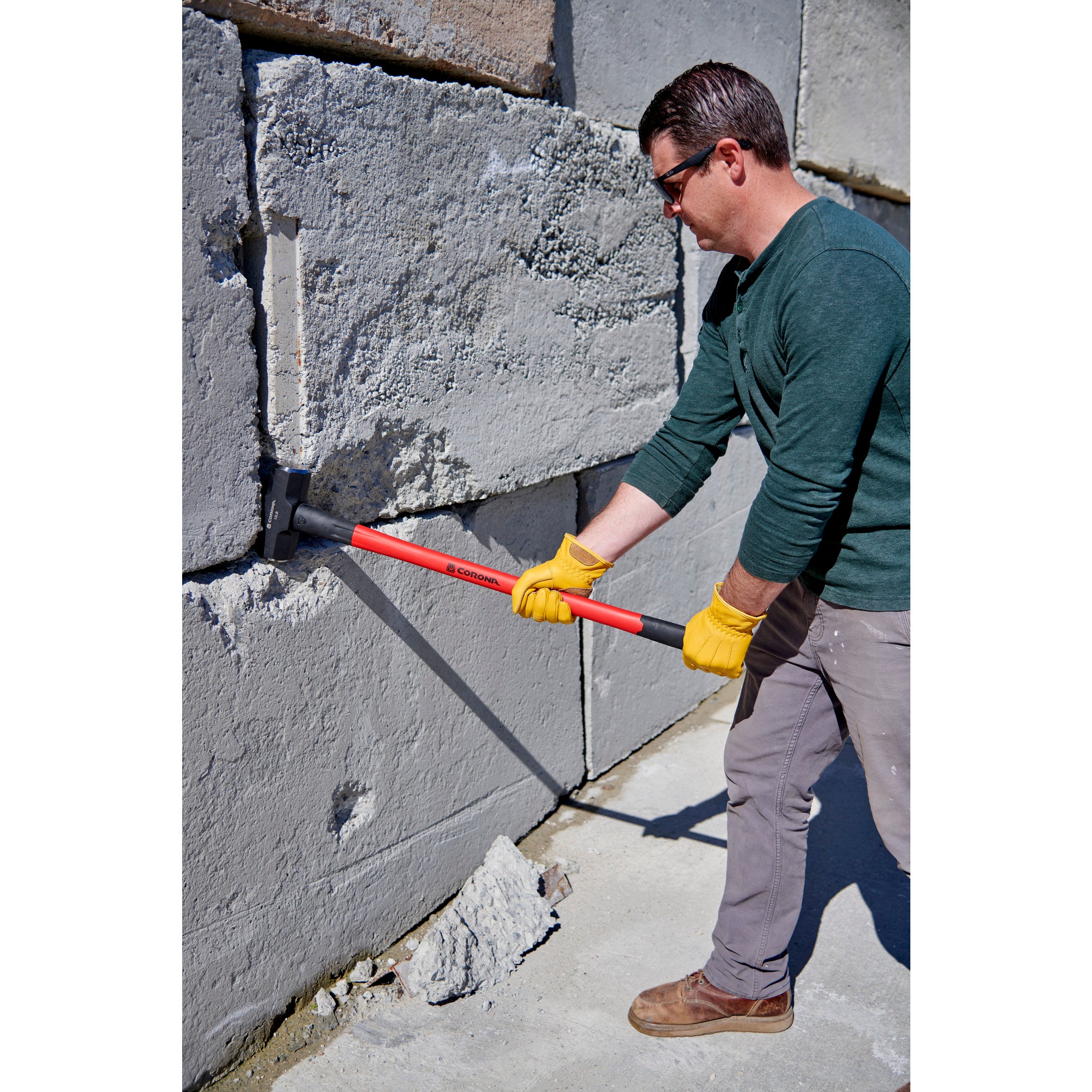 Sledge Hammer, 12 lb. Head, 36 in. Solid-Core Fiberglass Handle
