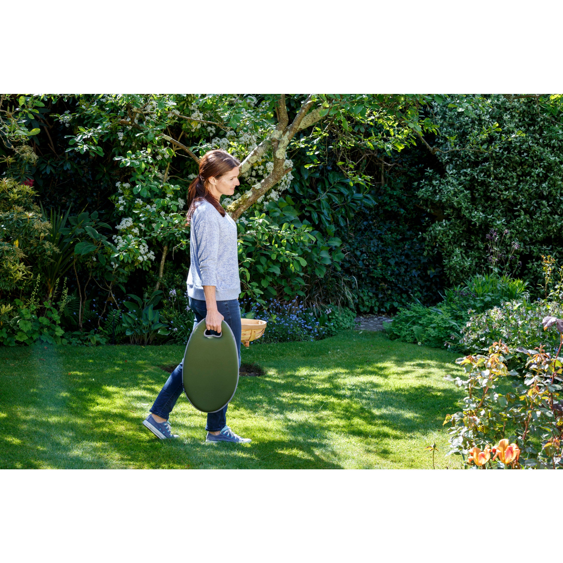 Kneelo Kneeler, Moss
